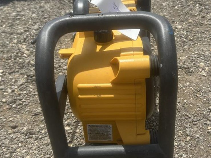#211-•-dewalt-radio-image-4