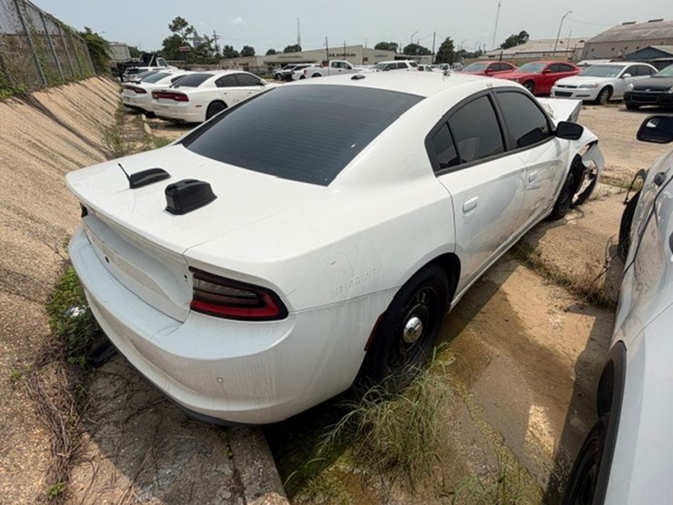 #74-•-2018-dodge-charger-image-3