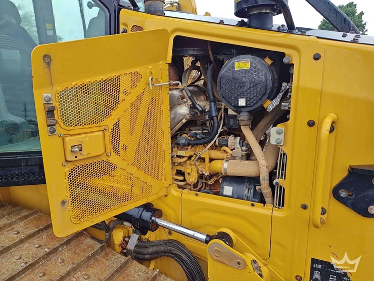 2020-caterpillar-d2-image-27