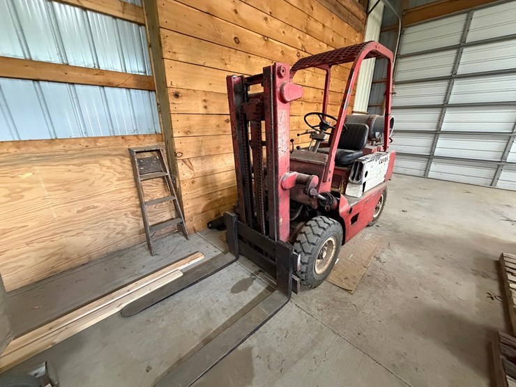 #1772-•-clark-forklift-image-1