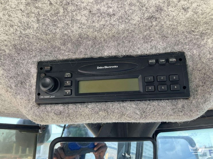 2007-deere-444j-image-14