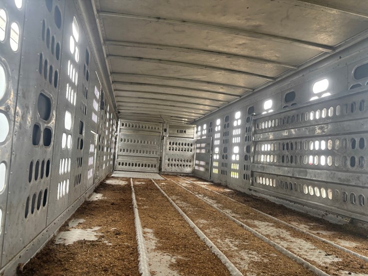 #2150-•-2017-barrett-53'-cattle-semi-trailer-image-33