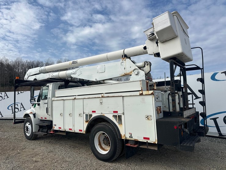 2009-international-durastar-4300-image-3