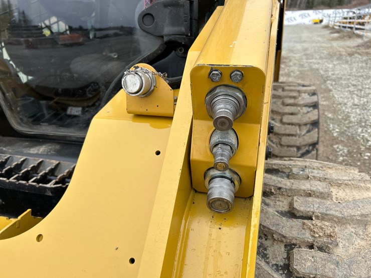 2022-caterpillar-262d3-image-17