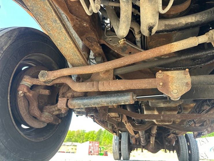 2001-ford-f450-image-38
