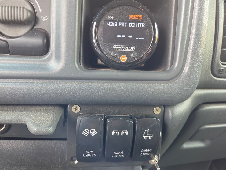 2002-gmc-1500hd-image-97