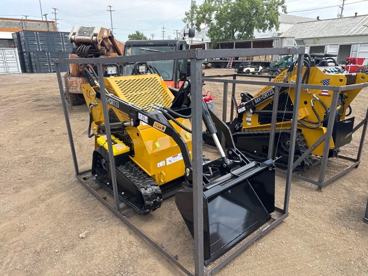 new-agt-co-mini-stand-on-skidloader-model-mx-crt23-image-2