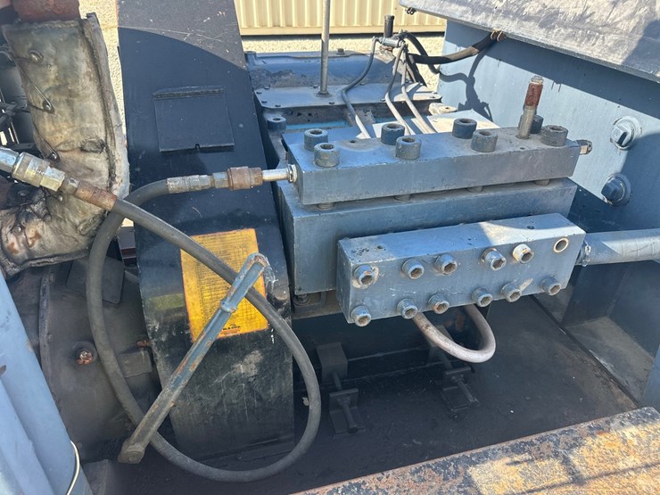 #5022-•-nlb-corp.-10150d-towable-air-compressor-image-22