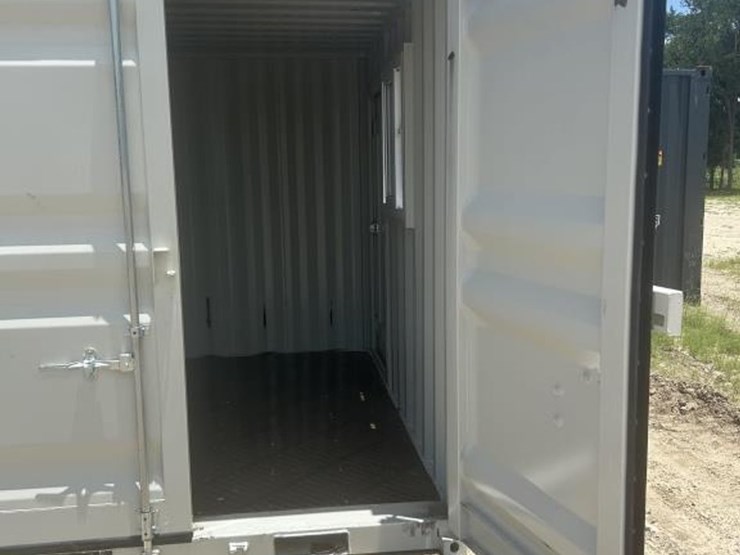 #39-•-10'-conex-shipping-container---one-trip-image-11