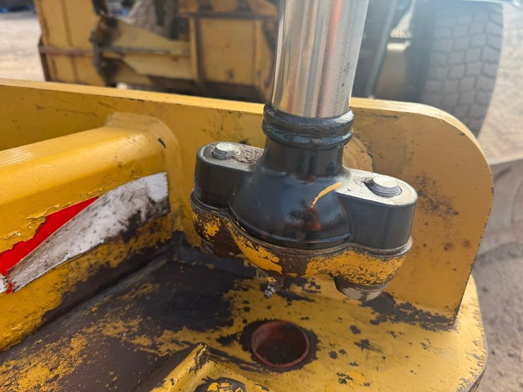 caterpillar-160m-image-80