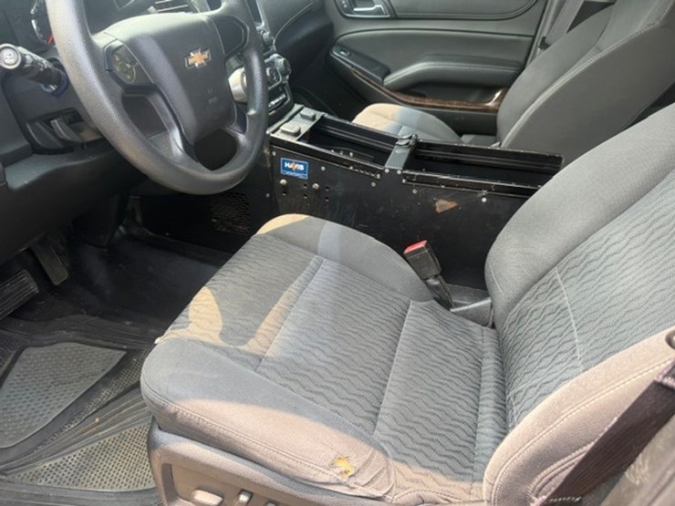 2017-chevrolet-tahoe-image-18