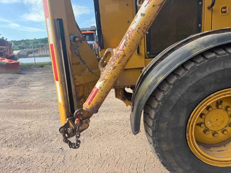 caterpillar-160m-image-34