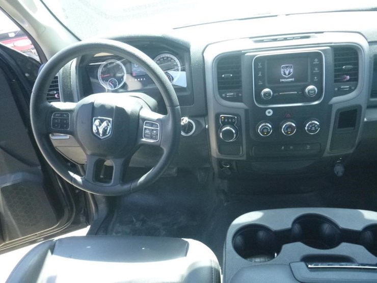 2016-dodge-1500-image-9