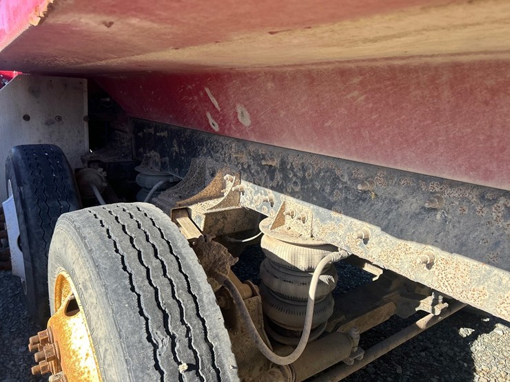 2001-mack-rd688s-image-37