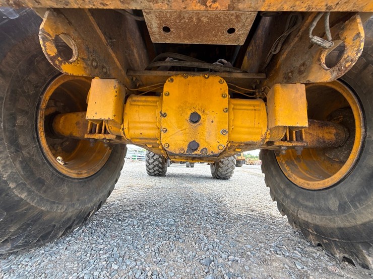 jcb-712-image-45