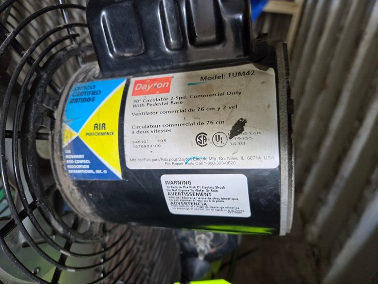 #5992-•-dayton-1um42-30"-2-speed-air-circulator-fan-image-5