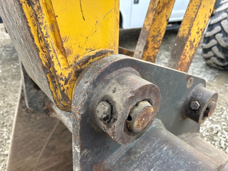 komatsu-pc130-11-image-15