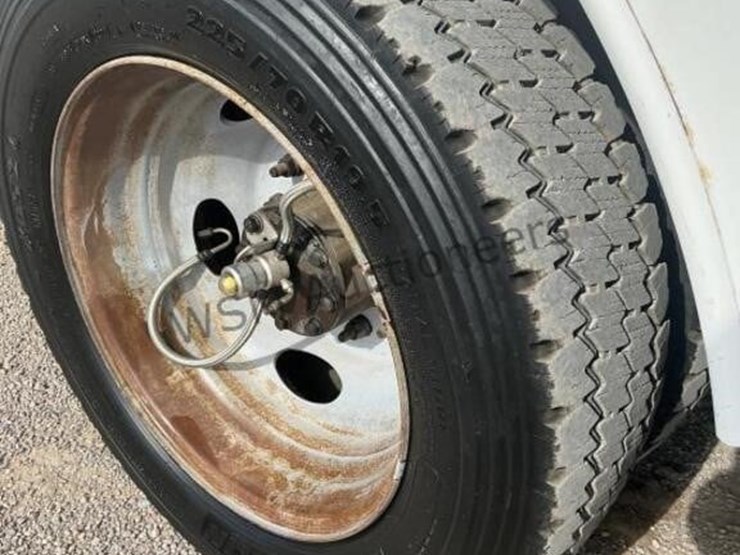 2015-ford-f550-image-8
