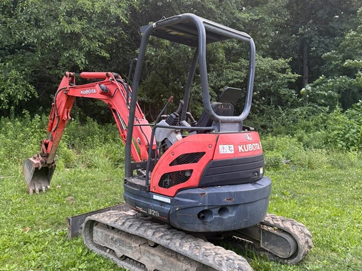 2011-kubota-u25-image-3