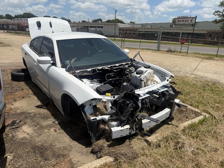 #75-•-2018-dodge-charger-image-2
