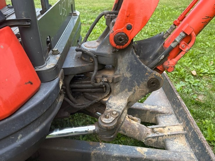 2011-kubota-u25-image-13