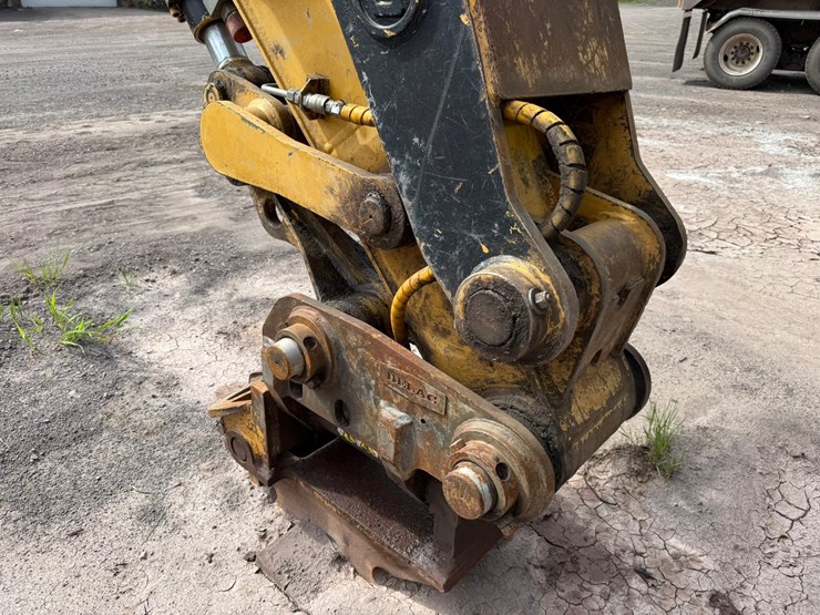 caterpillar-m318-image-9