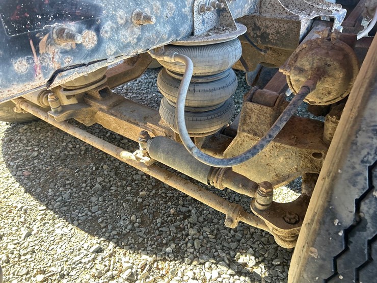 2001-mack-rd688s-image-26