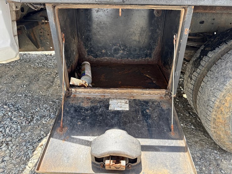 2019-dodge-3500-image-23