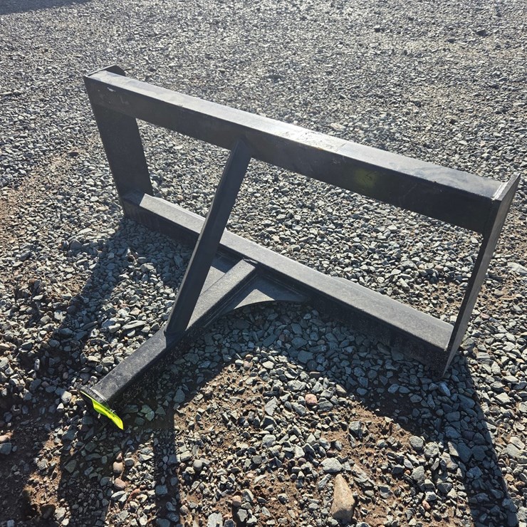 #6185 • Unused 2" Skid Steer Hitch Adapter