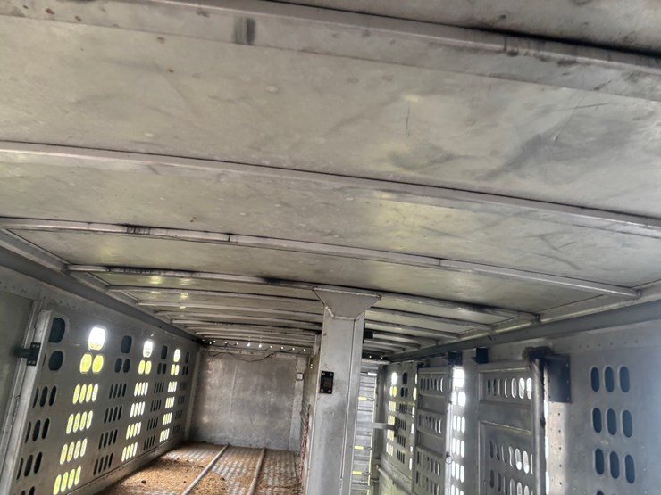 #2150-•-2017-barrett-53'-cattle-semi-trailer-image-49