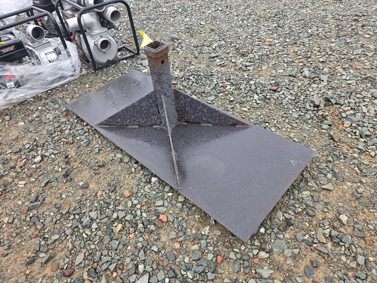 #6049-•-unused-2"-skid-steer-hitch-adapter-image-3