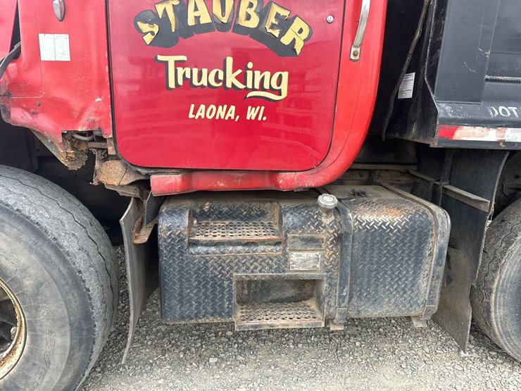 1981-mack-dm600-image-11