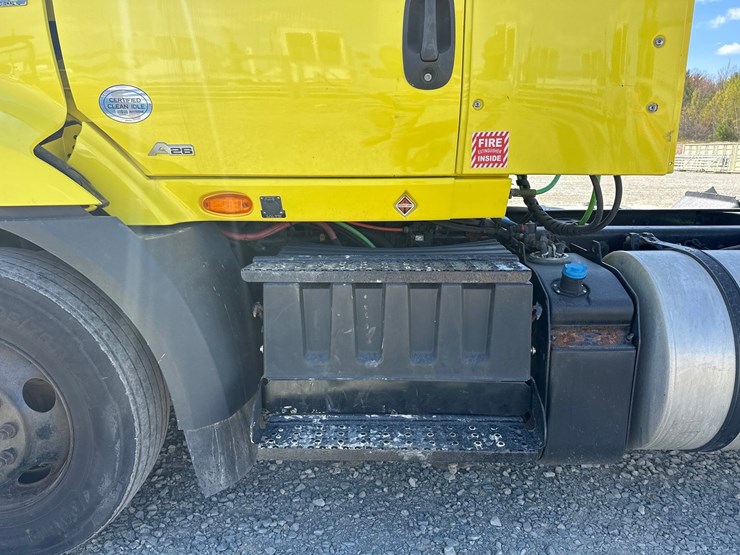 #60118-•-2019-international-rh613-day-cab-truck-tractor-image-12
