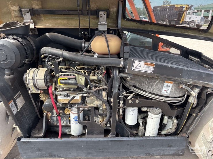 2017-jlg-g5-18a-image-5
