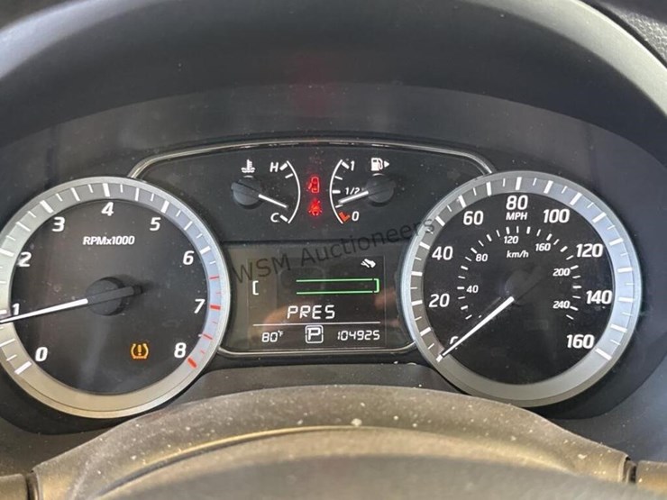2014-nissan-sentra-sv-sdn-image-15