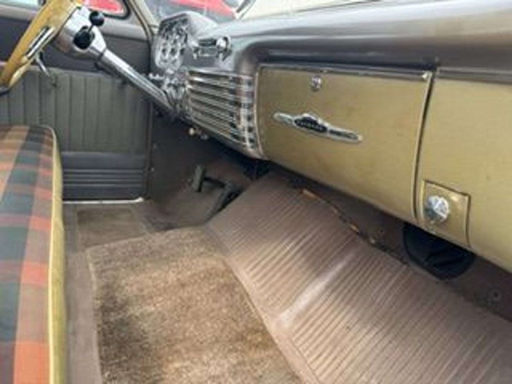 1951-packard-four-door-sedan-image-18