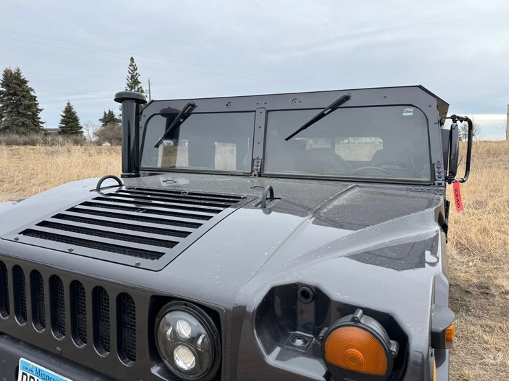 #1850-•-2001-american-general-4x4-hummer-image-9