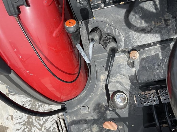 2011-case-ih-farmall-95-image-10