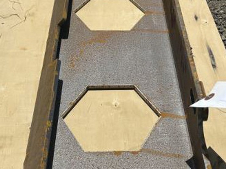 #44-•-mini-skid-steer-dingo-mounting-plate-image-4