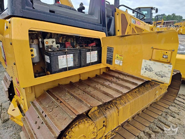2020-caterpillar-d1-image-21