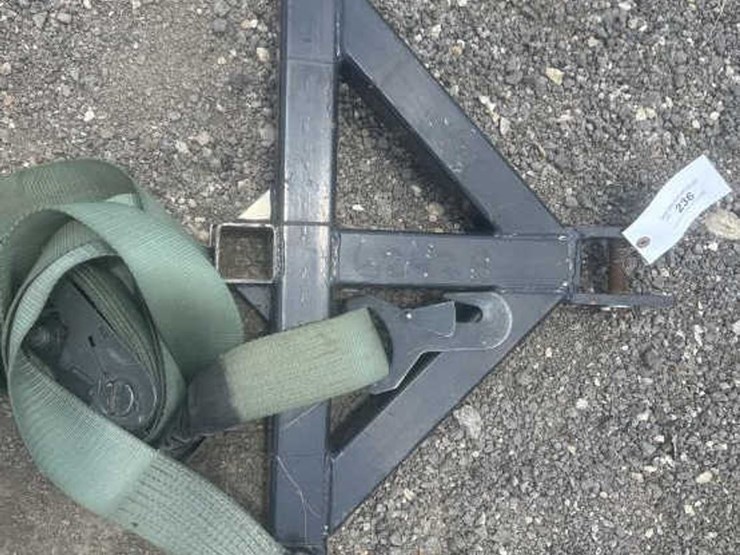 #236-•-3-pt-trailer-hitch-adapter-w/-ratchet-strap-image-3