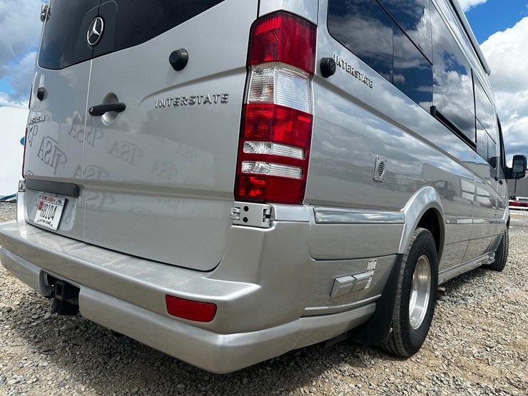 #2492-•-2014-mercedes-benz-airstream-motorhome-image-14