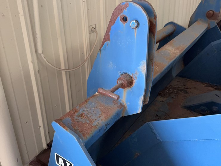 front-end-loader-bucket-image-3