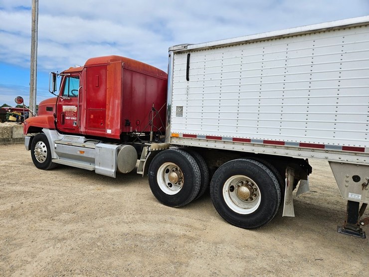 1993-mack-ch613-image-4