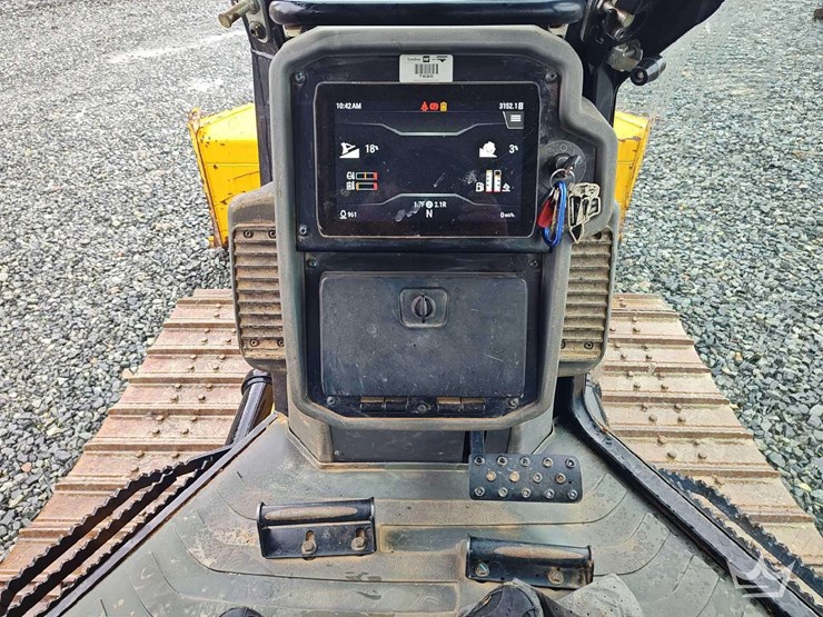 2020-caterpillar-d2-image-22
