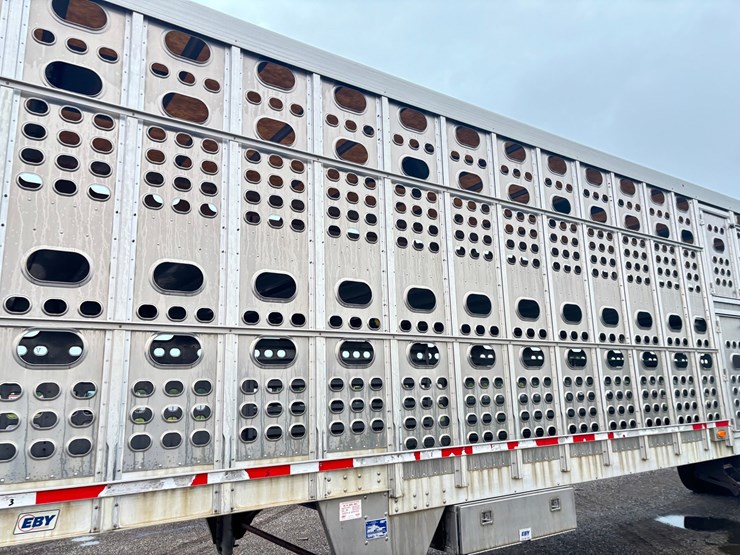 2017-eby-livestock-trailer-image-8