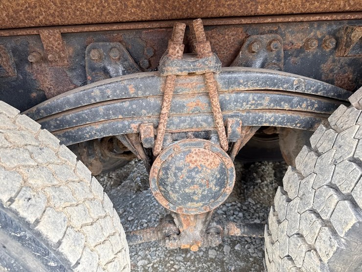 #60835-•-1991-volvo-/-gm-white-tandem-axle-storm-truck-image-40