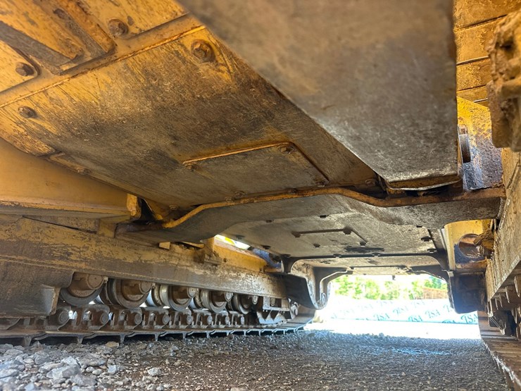 2004-caterpillar-d3g-xl-image-38