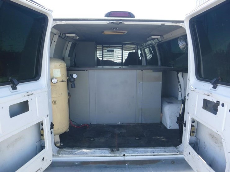 2003-dodge-ram-van-image-8
