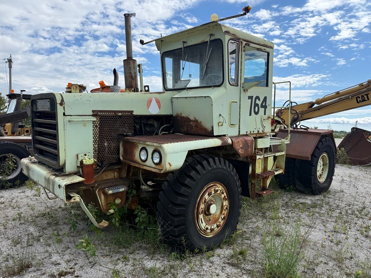 #1356-•-euclid-spotter-truck-image-1